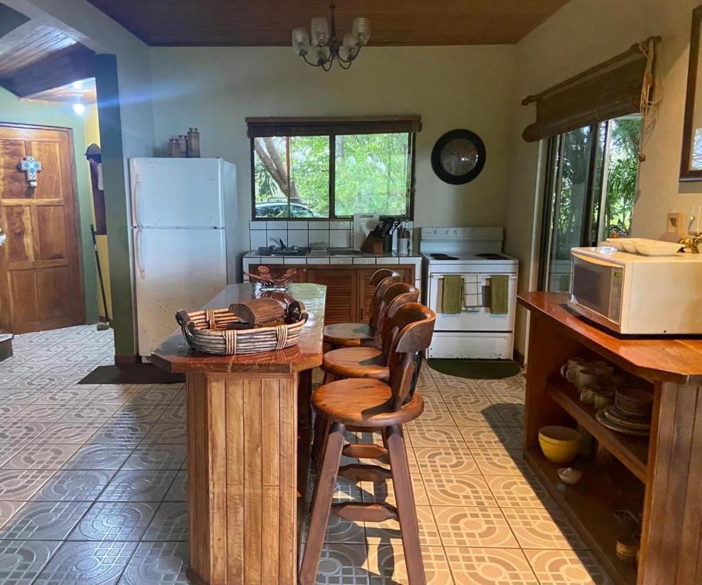 Casa De Veraneo Quinta Las Trillizas Esparza المظهر الخارجي الصورة